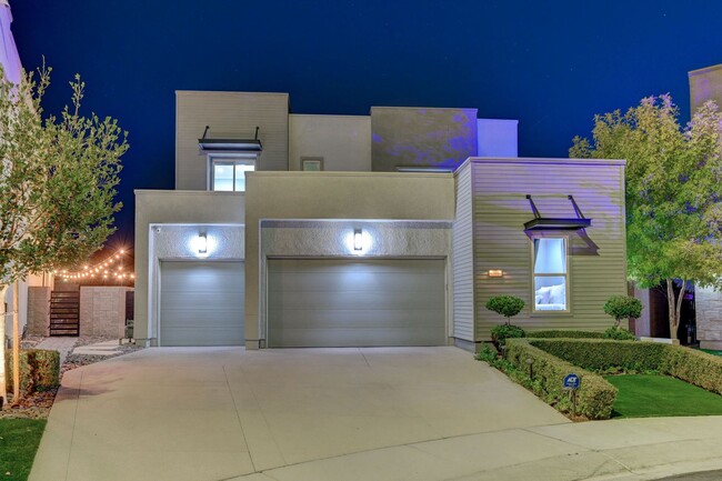 Building Photo - LUXURY 5 BED 4.5 BATH IN THE CANYONS 89052