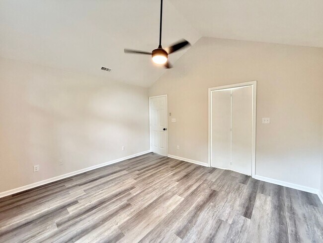 Building Photo - Newly Remodeled 3BD, 2.5BA Knightdale Home...
