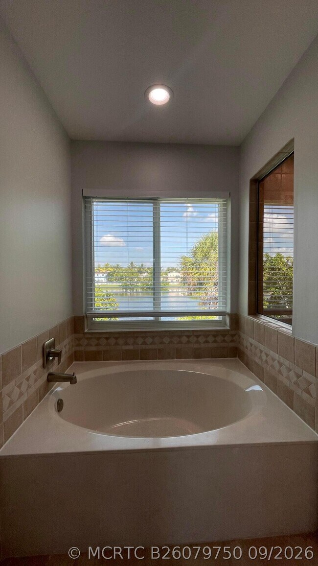 Building Photo - 4857 Victoria Cir