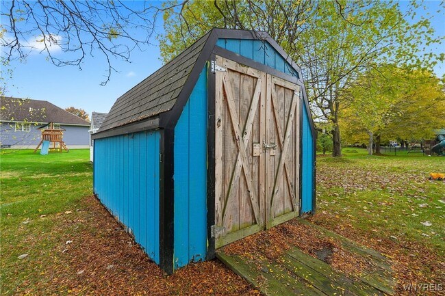 Building Photo - 8221 Clarence Ln N