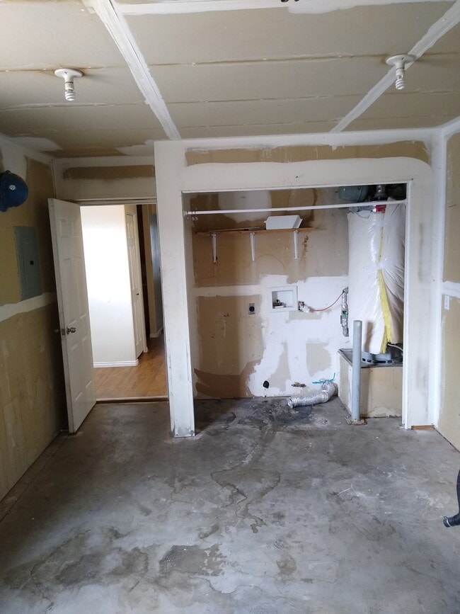 Building Photo - 334 S 400 E