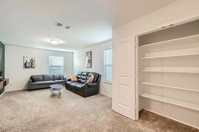 Building Photo - 2110 Goji Ln