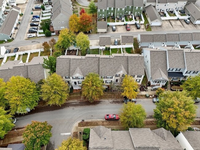 Building Photo - 7718 Porter House Dr