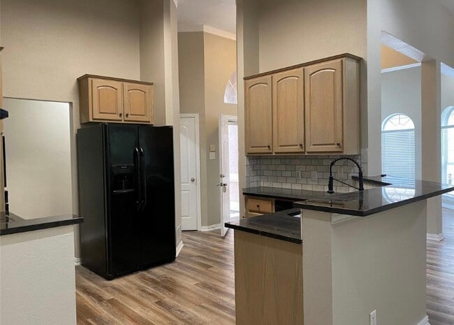 Building Photo - 3011 Bayside Dr