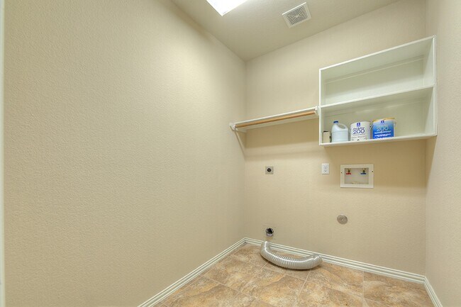 Building Photo - 10 Quillwood Pl