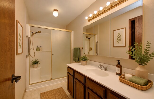 Building Photo - Spacious 3-Bedroom Home with Private Backyard Oasis