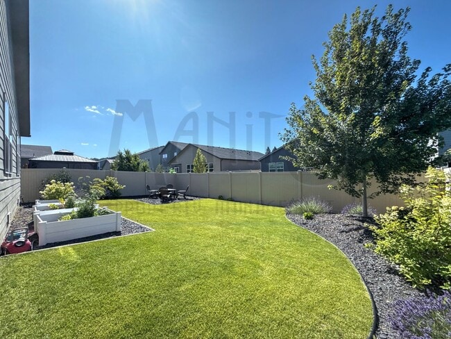 Building Photo - Stunning Windhaven Home