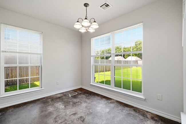 Building Photo - Claremore | 3 Bed | 2 Bath | Large Backyard