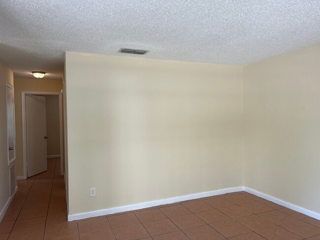 Building Photo - 300 Orange Ave