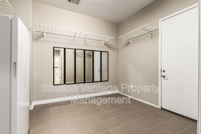 Building Photo - 21004 E Sunset Dr