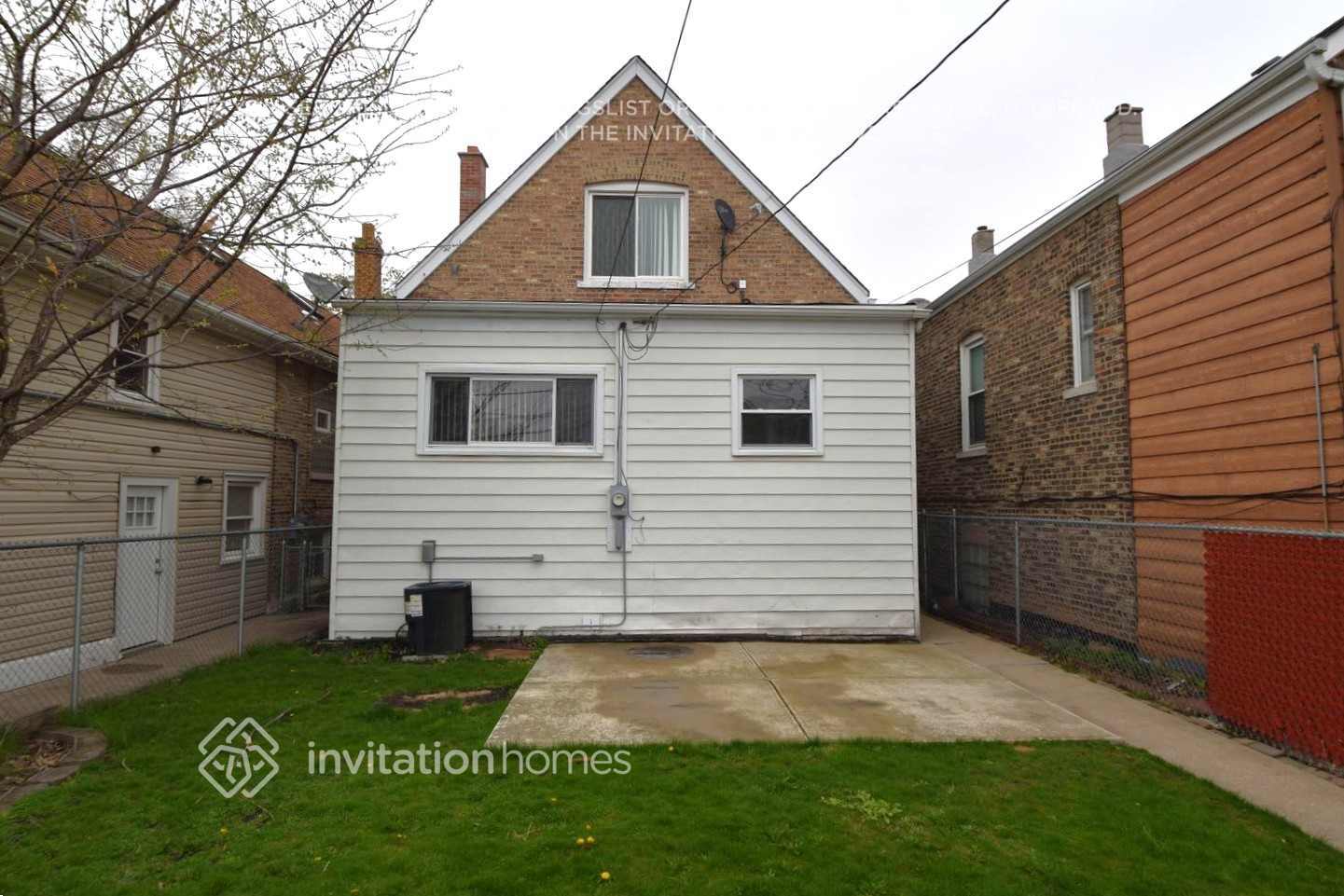 Building Photo - 2528 Ridgeland Ave