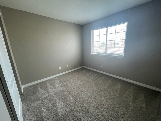 Building Photo - 6720 Antigua Dr