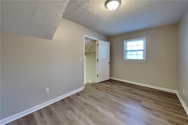 Building Photo - 5054 Arbor Ln SW