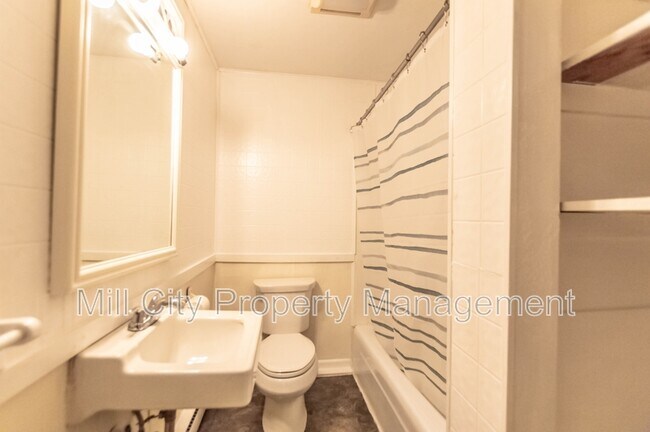 Building Photo - 20-22 Mitchell Street - 22B