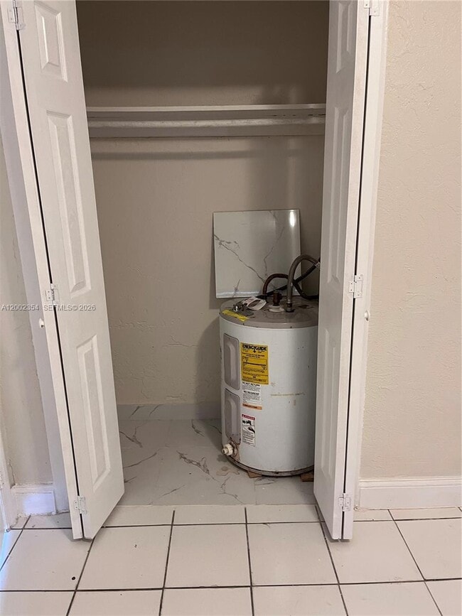 Building Photo - 109 NW 14th Way