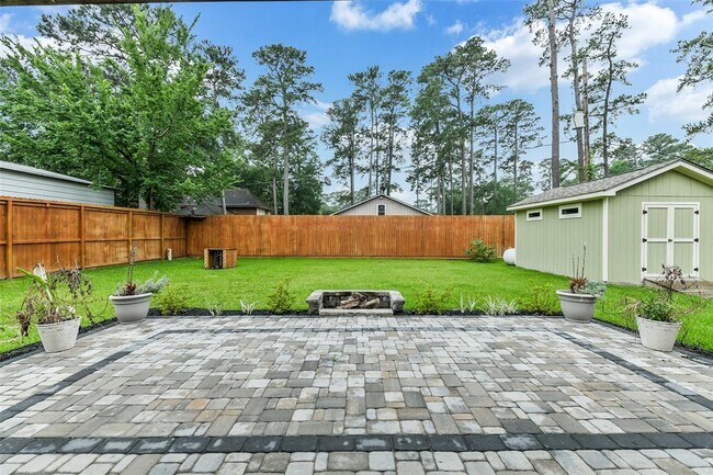 Building Photo - 15407 Cypress Gdns Dr