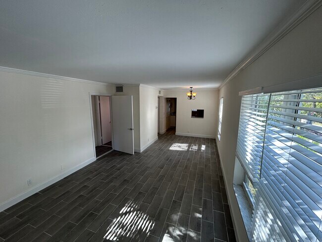 Building Photo - GATELAND VILLAGE