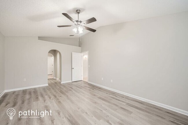 Building Photo - 104 Aurora Ln