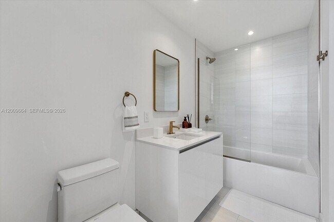 Building Photo - 2678 Tigertail Ave