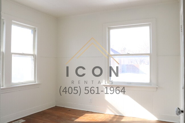 Building Photo - 146 N El Reno Ave