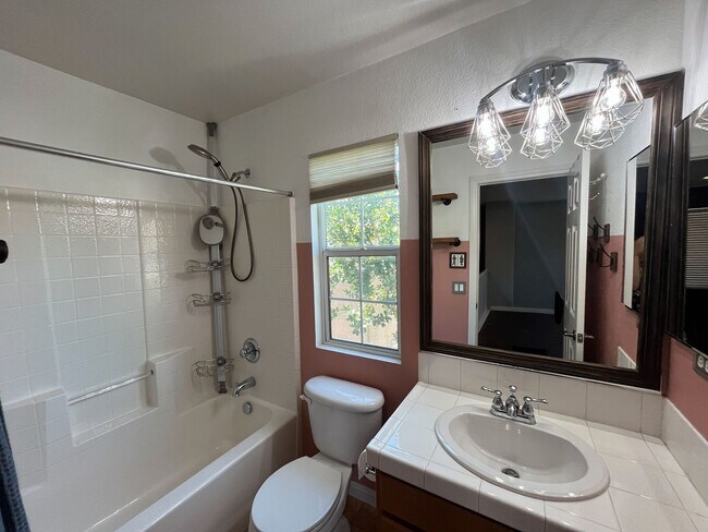 Building Photo - Stylish 3-Bedroom Home with Loft in Gated Community