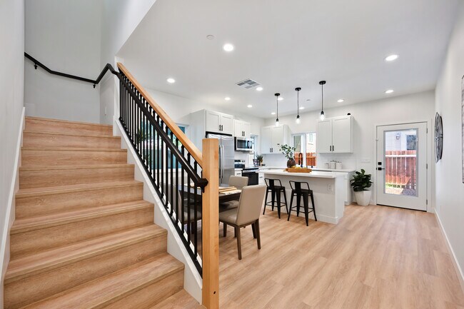 Building Photo - 2009 Chinatown Alley