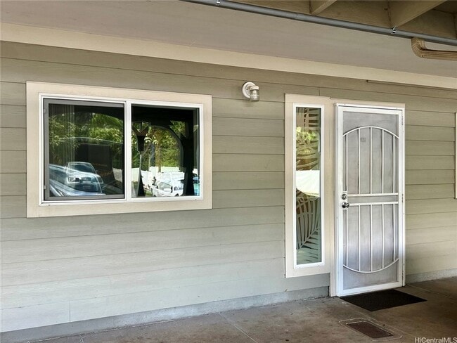 Building Photo - 95-60 Waikalani Dr