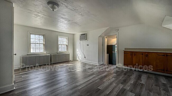 Building Photo - 3811 Chatham Cir
