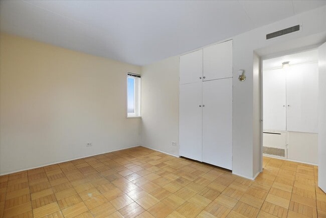 Building Photo - 7206 Oak Ave