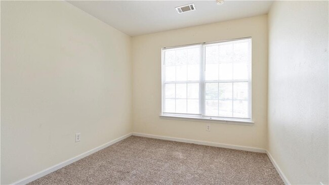 Building Photo - 290 Brookview Dr