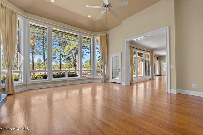 Building Photo - 50 Oak Meadow Rd