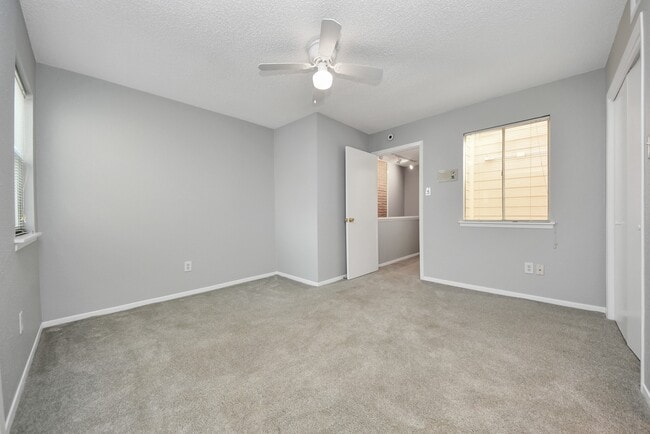 Building Photo - 6306 S Rice Ave