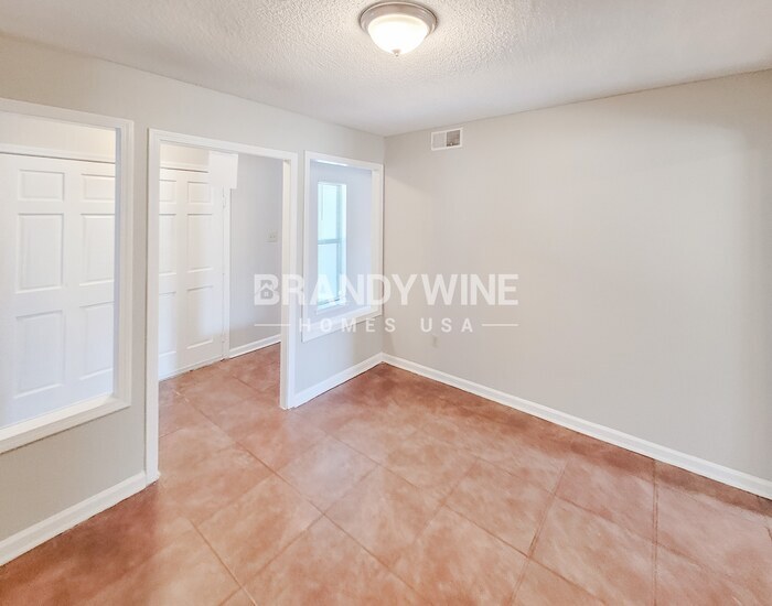 Building Photo - 6395 Golden Park Dr