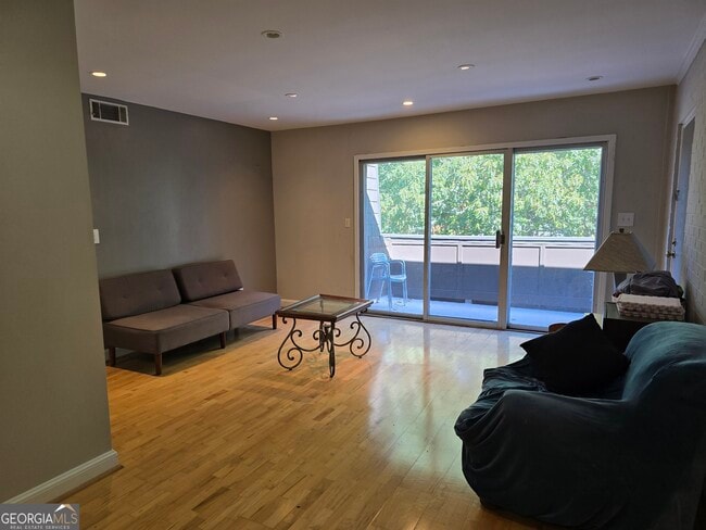 Building Photo - 1652 N Gatewood Rd NE