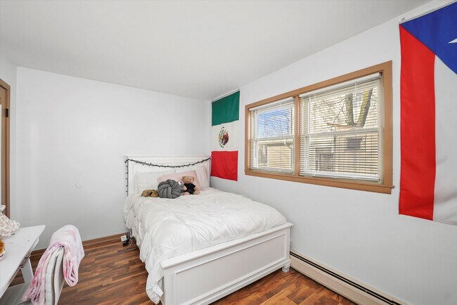 Building Photo - 69 E Quincy-2