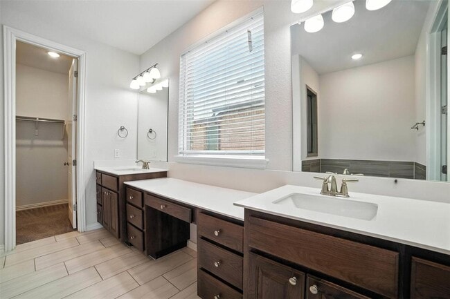 Building Photo - 3054 Columbus Loop