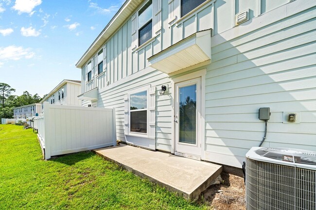 Building Photo - 64 Crossing Ln