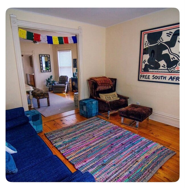 Living room - 1519 Greenleaf St