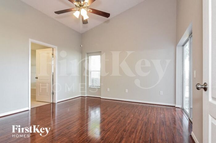 Building Photo - 12706 Kings Lake Dr