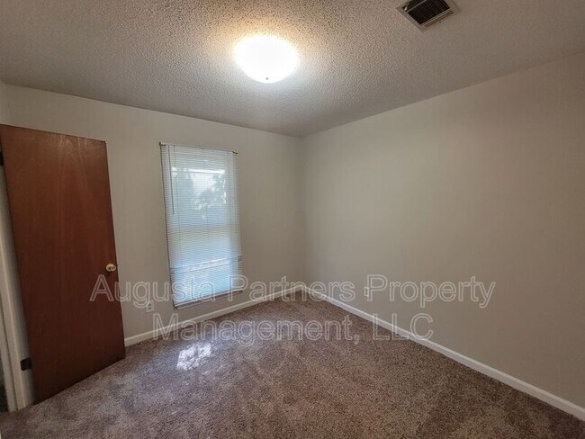 Building Photo - 4460 Whisperwood Dr