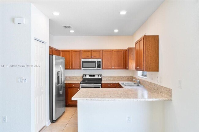 Building Photo - 3420 W 92nd Pl