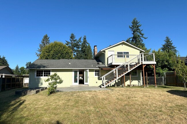 Building Photo - Bright and spacious 5bd 2 ba house in Edmo...