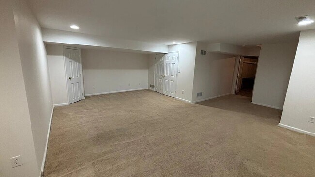Building Photo - 1161 Tudor Dr