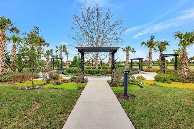 Building Photo - 11583 SW Oceanfront Ct