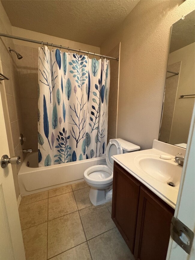 Building Photo - 10738 Plum Dale Way