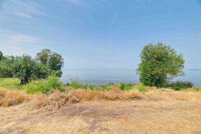 Building Photo - 37458 Modoc Point Rd