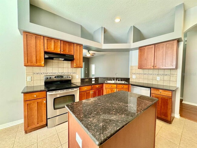 Building Photo - 18205 Fall Creek Dr