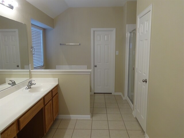 Building Photo - 2506 Parkview Dr