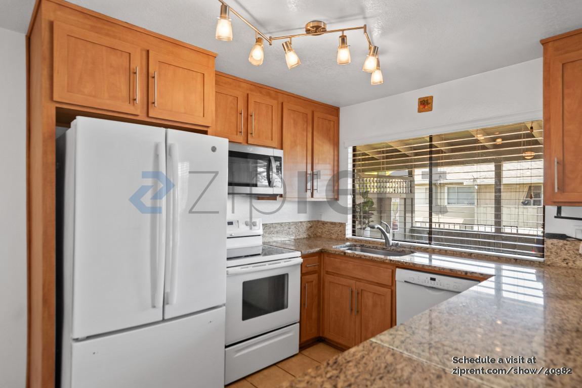 Building Photo - 1231 Juniper Dr