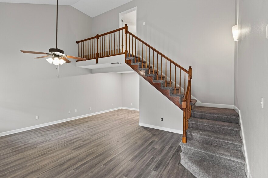 Building Photo - 59219 N Pearl Dr
